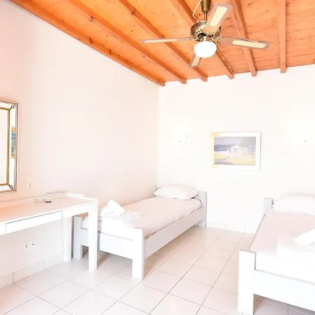 Artemida's Village Penzion 3*
